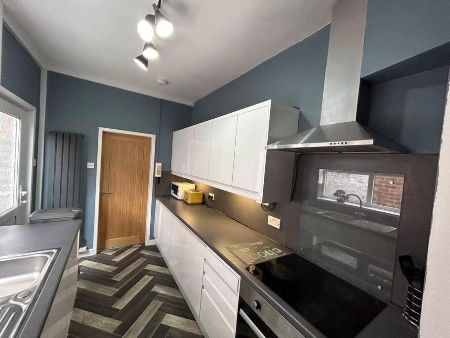 Spacious Homely 3 Bed Property Newcastle-under-Lyme Bagian luar foto